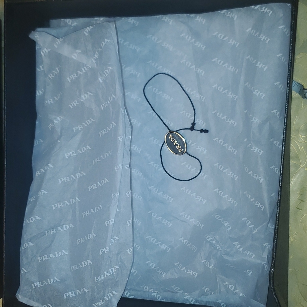 Black Prada box - Picture 5 of 8